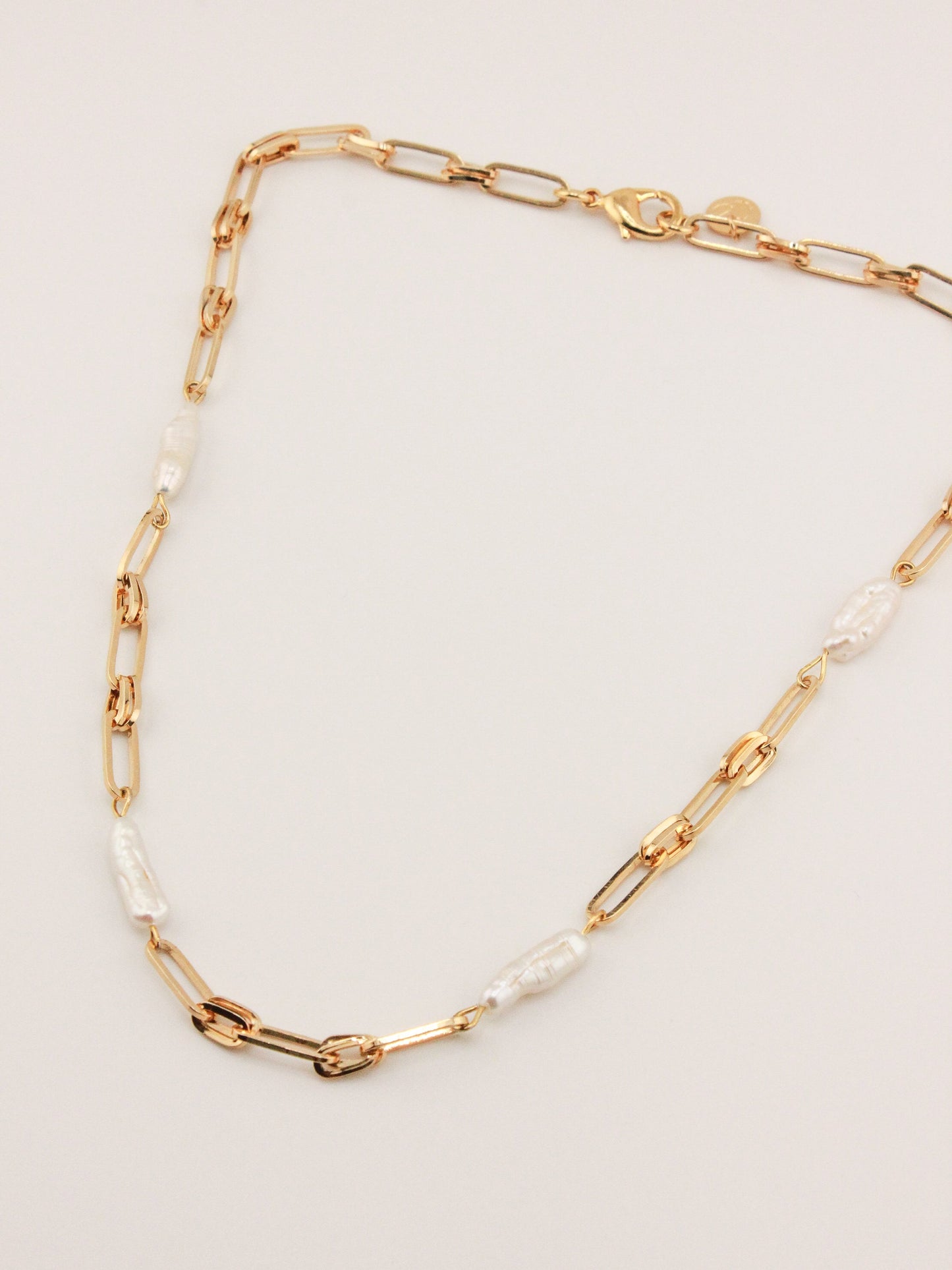 Pearl Linked Chain Necklace in Elegant Design