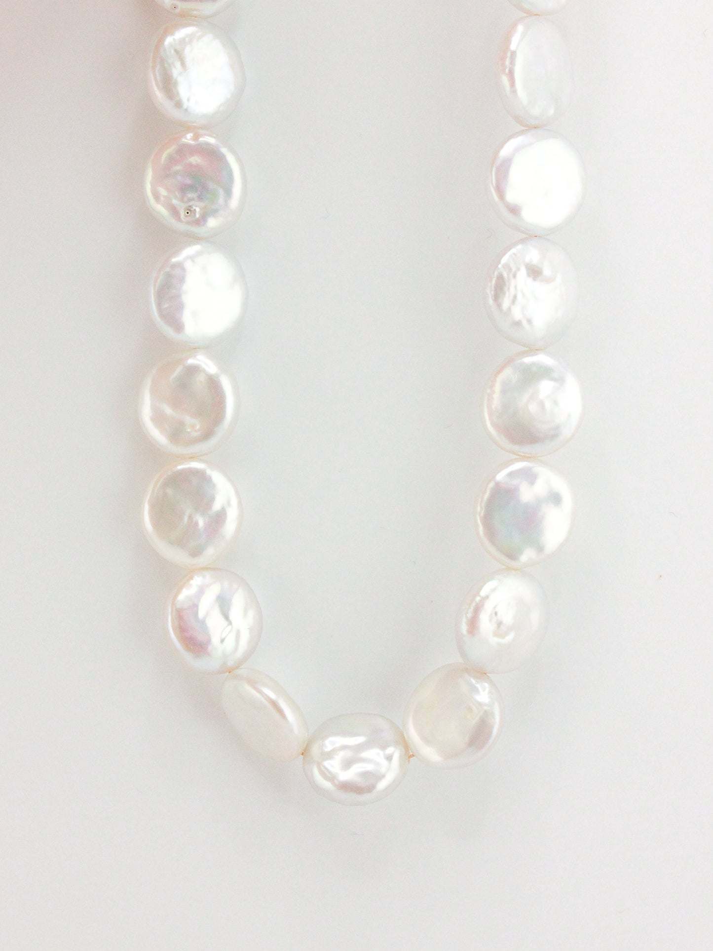 Flat Pearl Necklace in Elegant Design