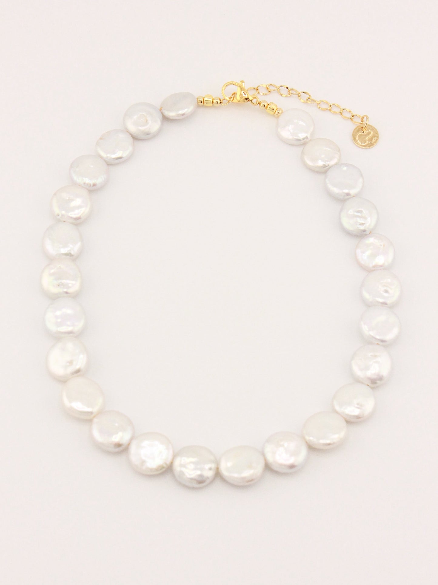 Flat Pearl Necklace in Elegant Design