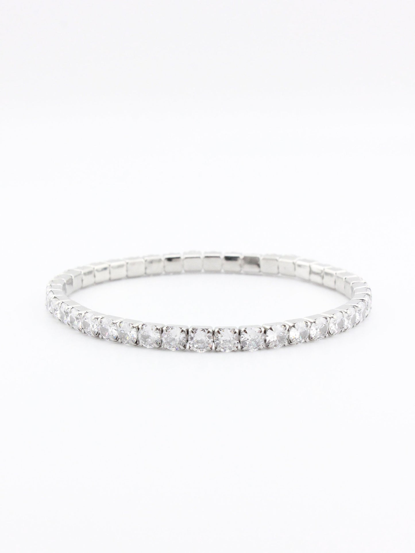 Luxe CZ Bracelet in Elegant Design