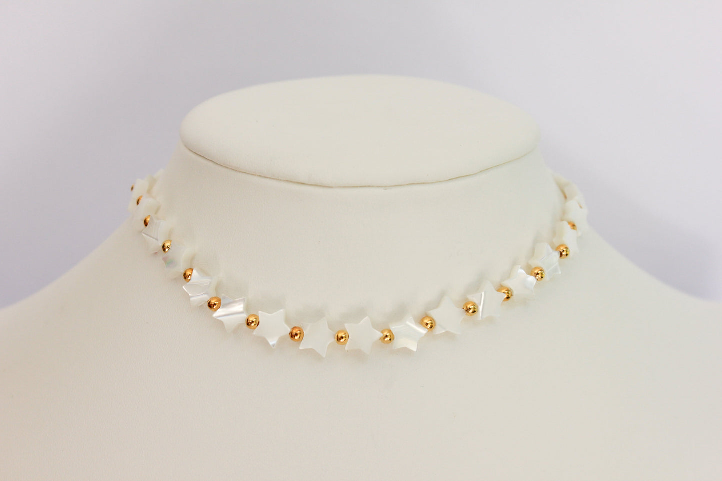 Star Choker Necklace in Nacre Design