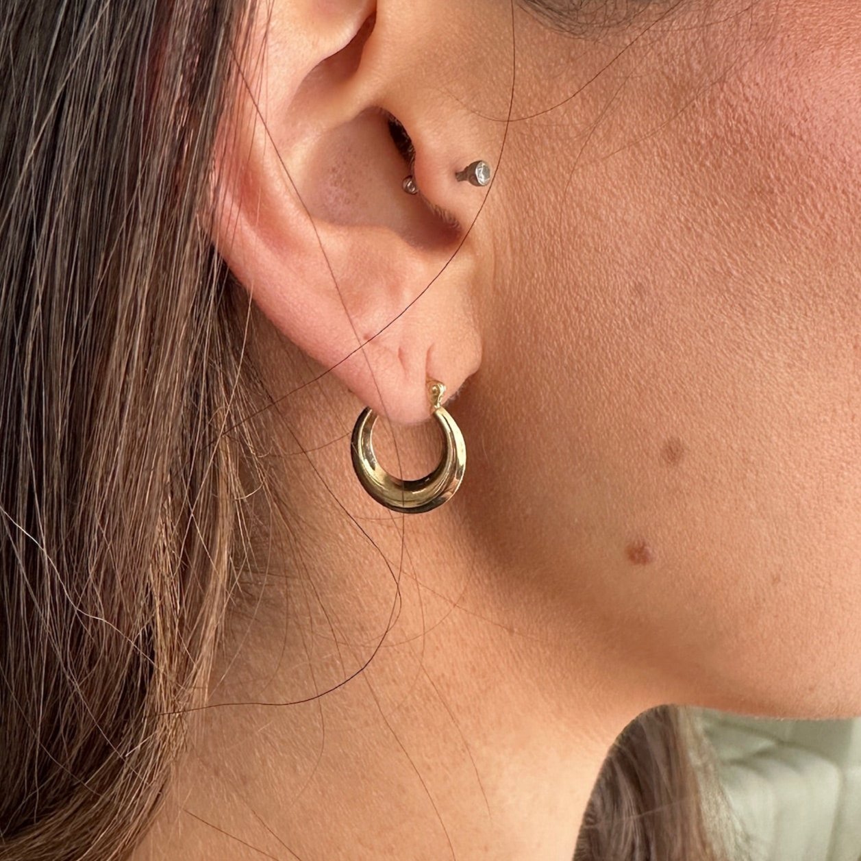 Sleek 14k Gold Jean Hoop Earrings