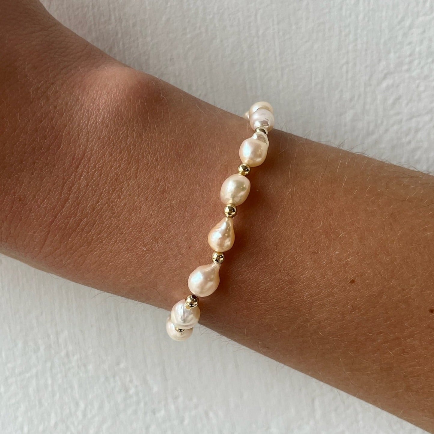 Elegant Baroque Pearl Bracelet for Everyday Wear