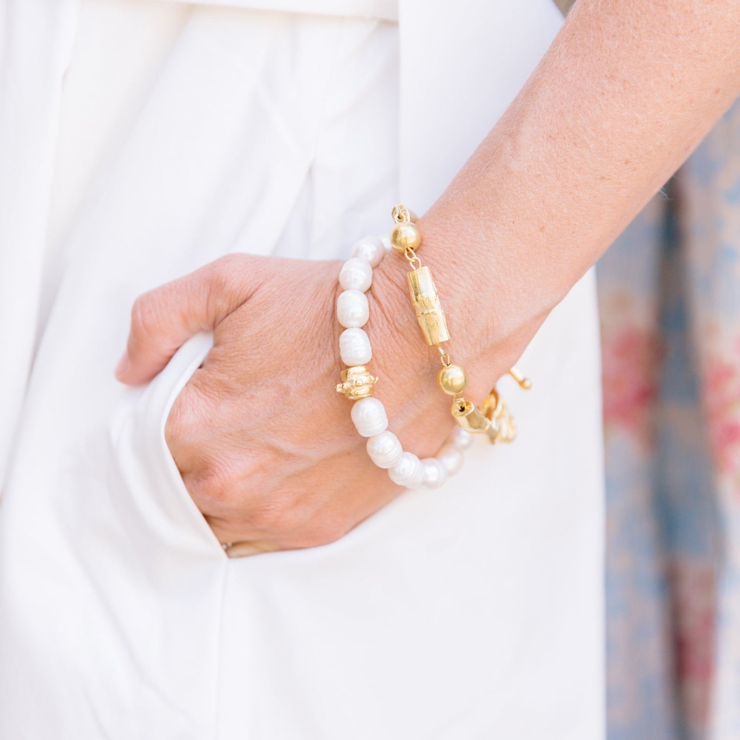 Elegant Pearl Bracelet in Classic Design