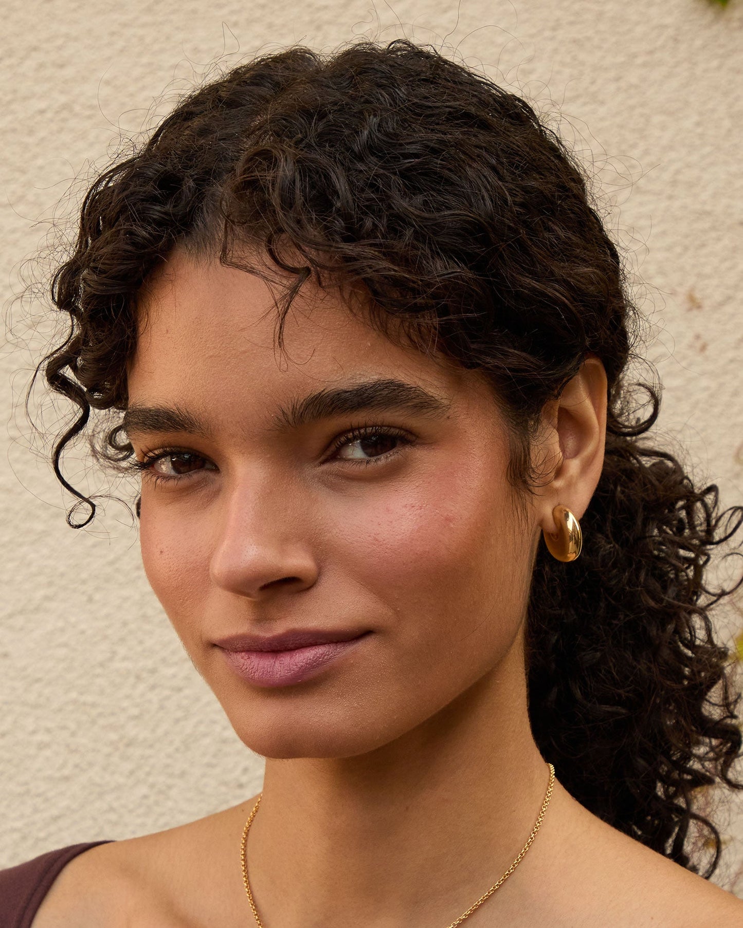 Simple Hoop Earrings in Silver Metal