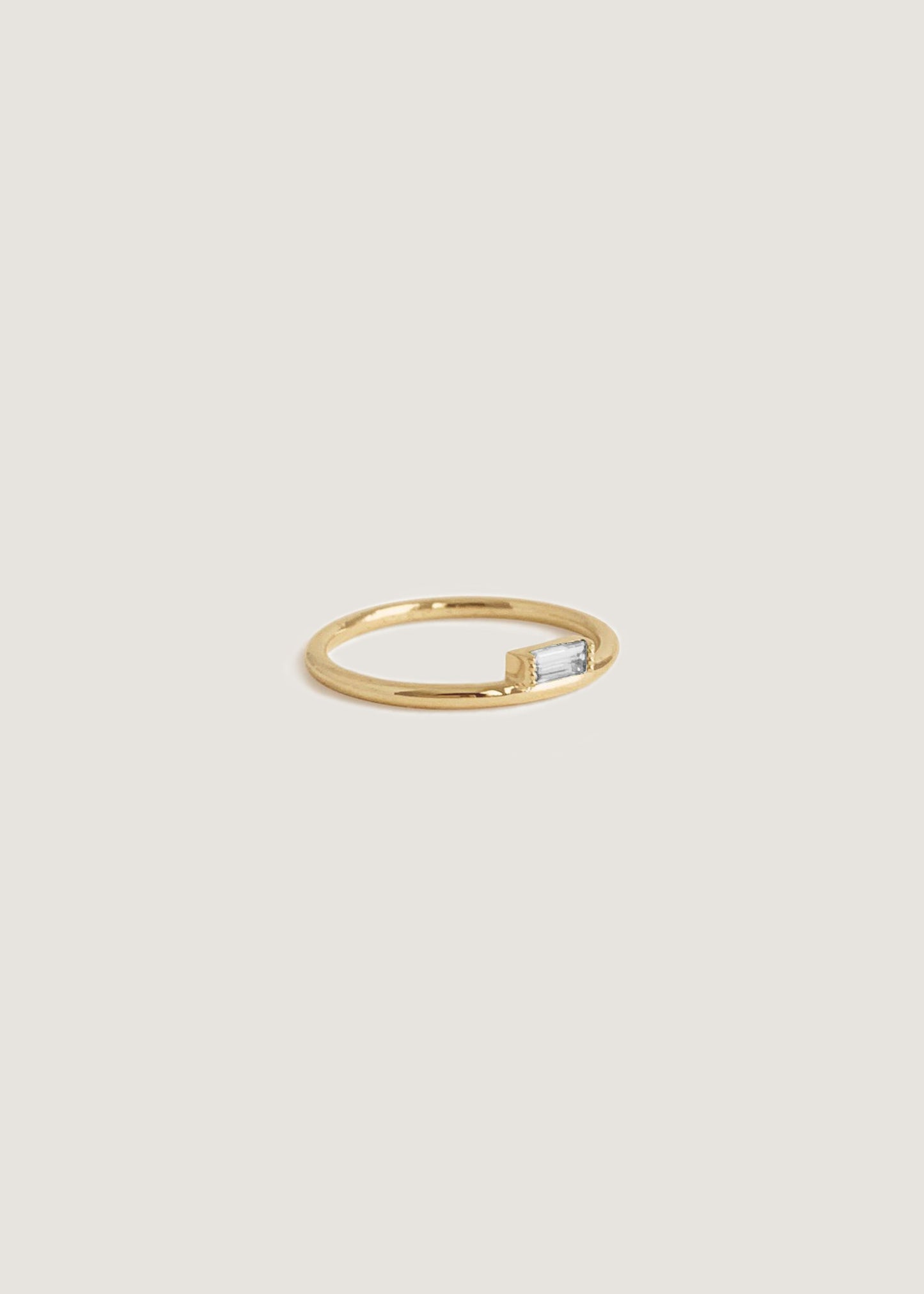 Diamond Ring for Mothers in Elegant Design