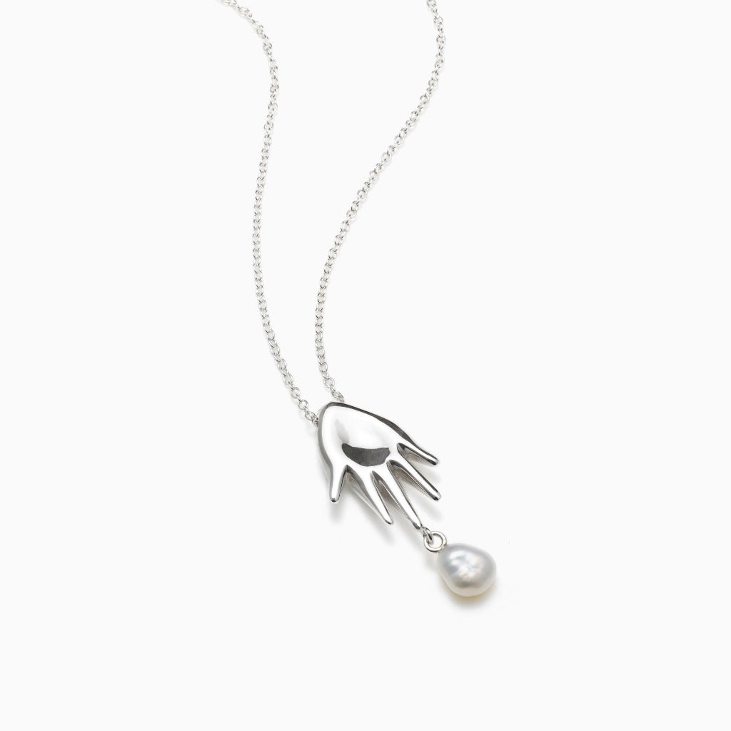 Tiny Pendant Necklace with Delicate Design