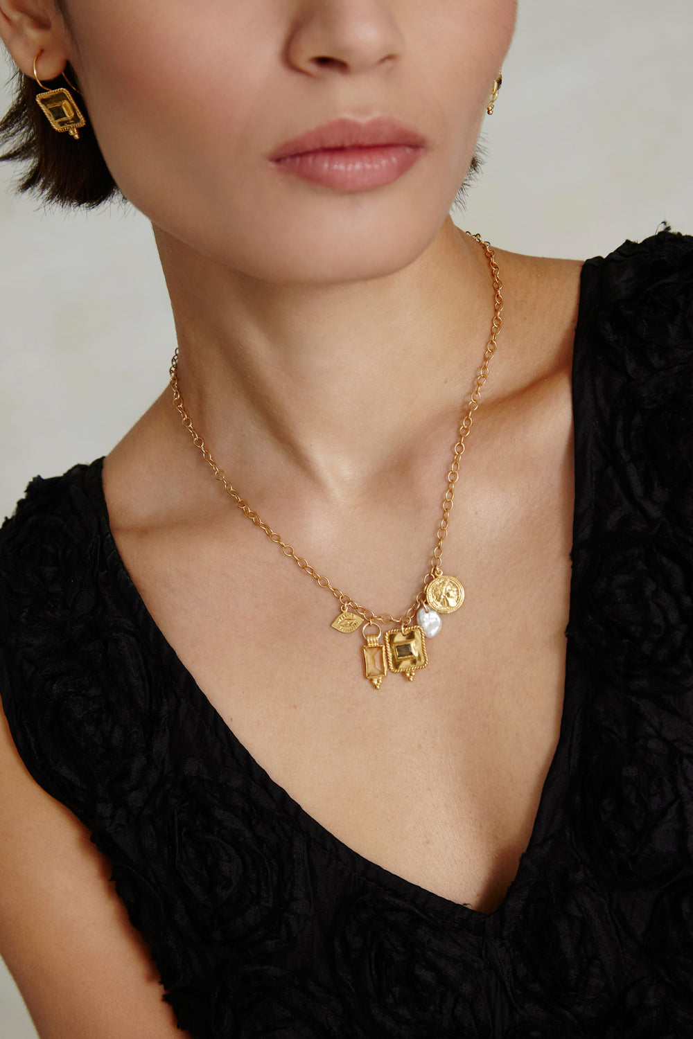 Gold Mix Necklace in Elegant Style