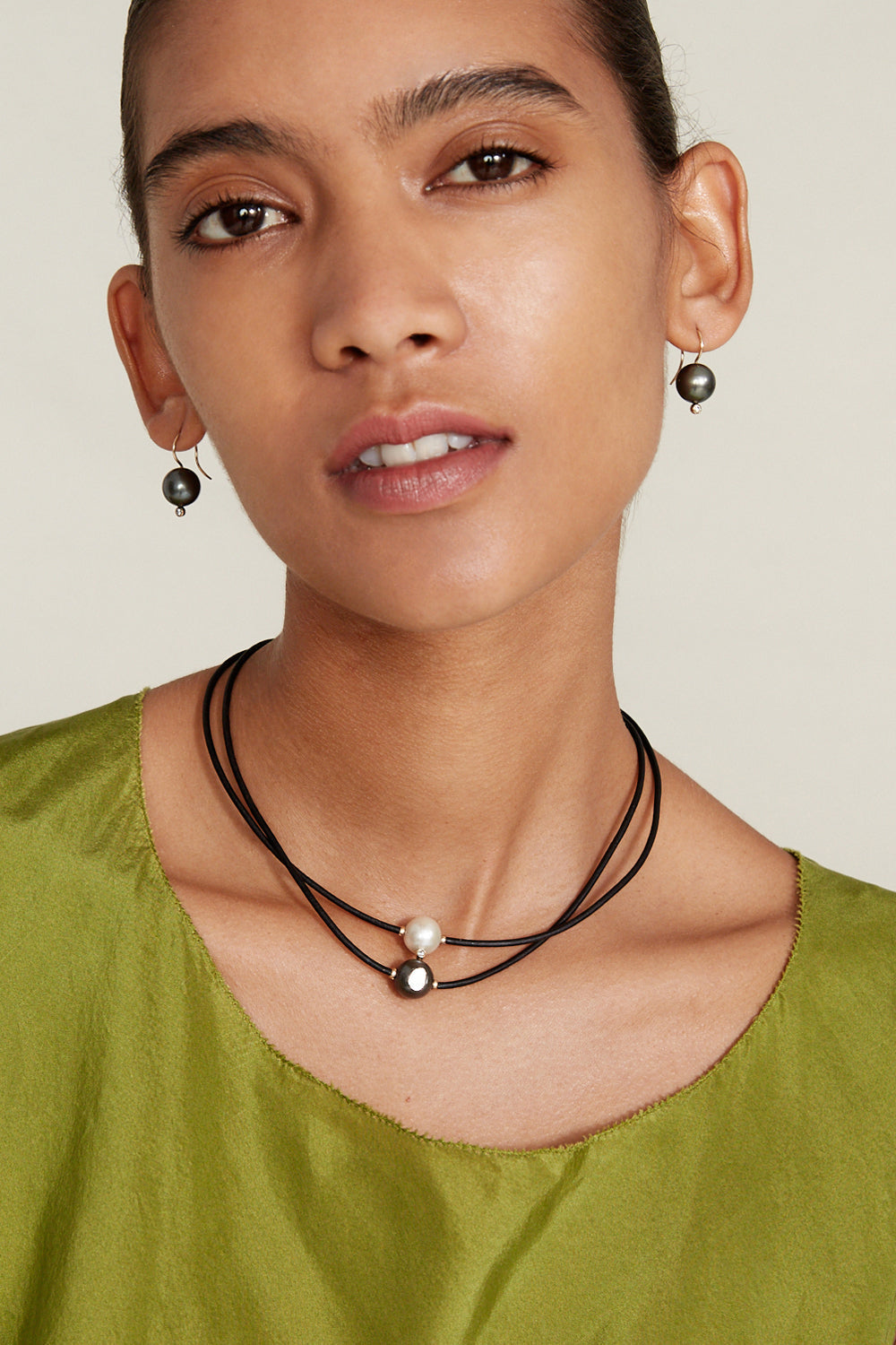 14k Necklace with Tahitian Pearl Design