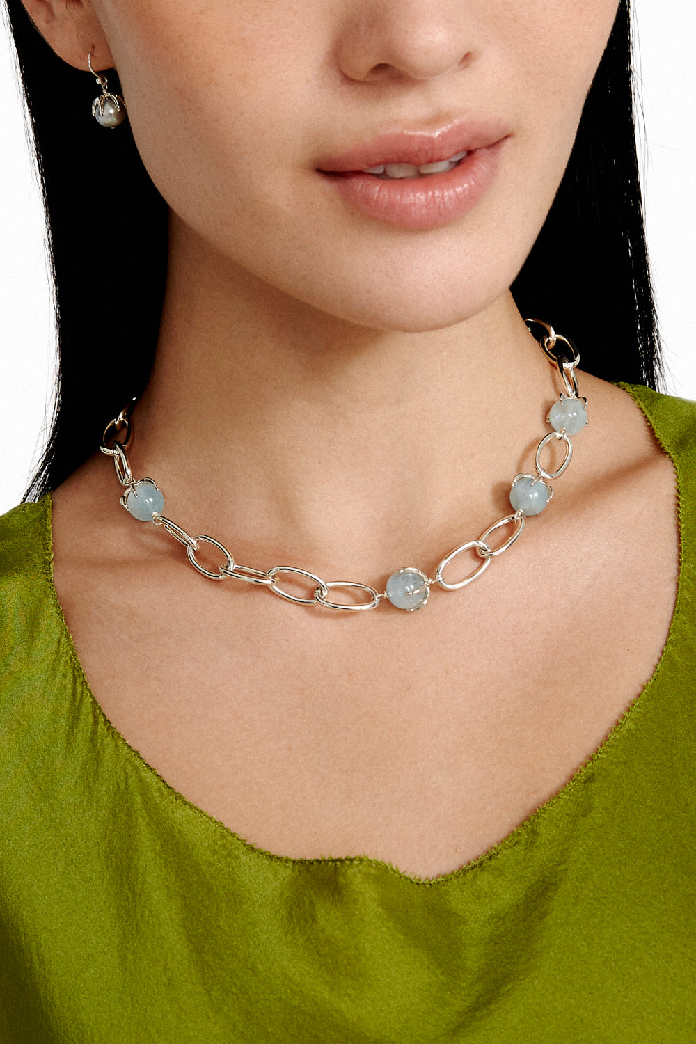 Aquamarine Chain Necklace in Elegant Design