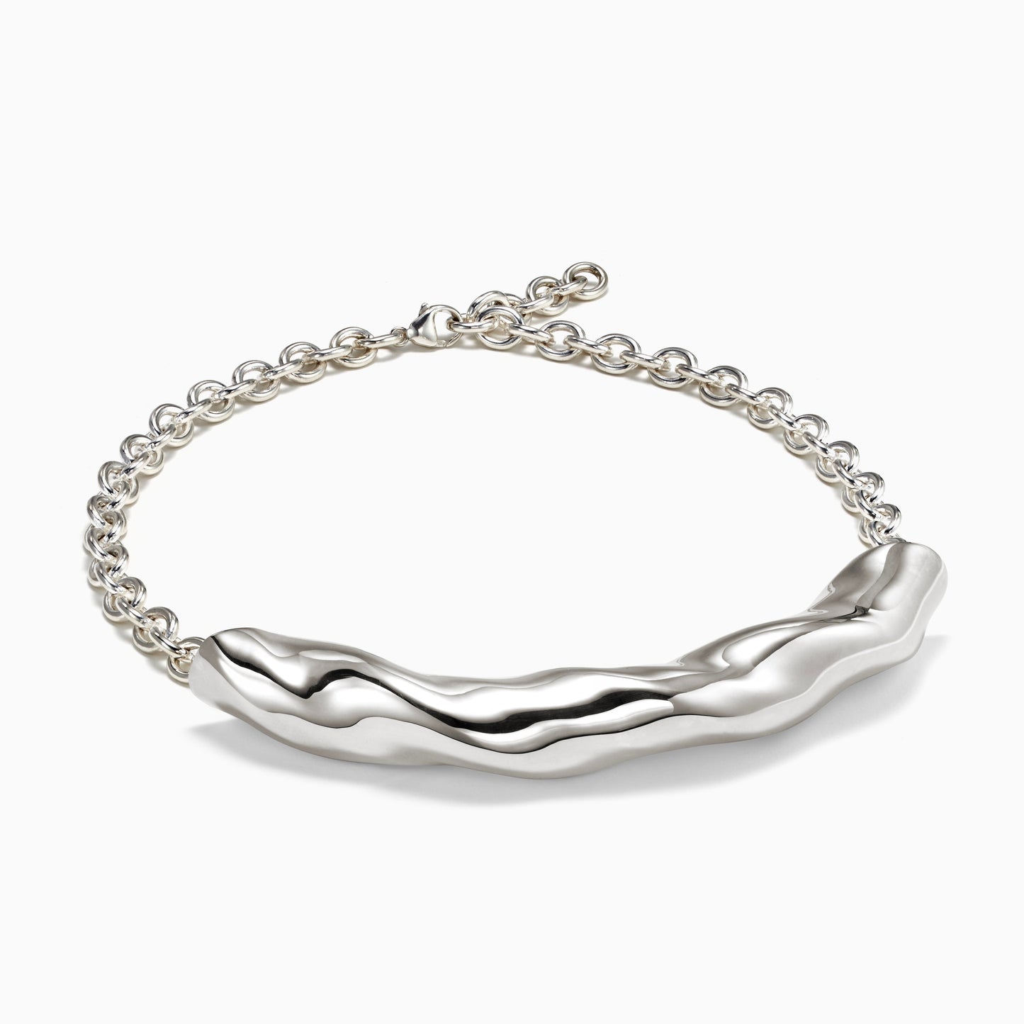 Choker Necklace in Stylish Design