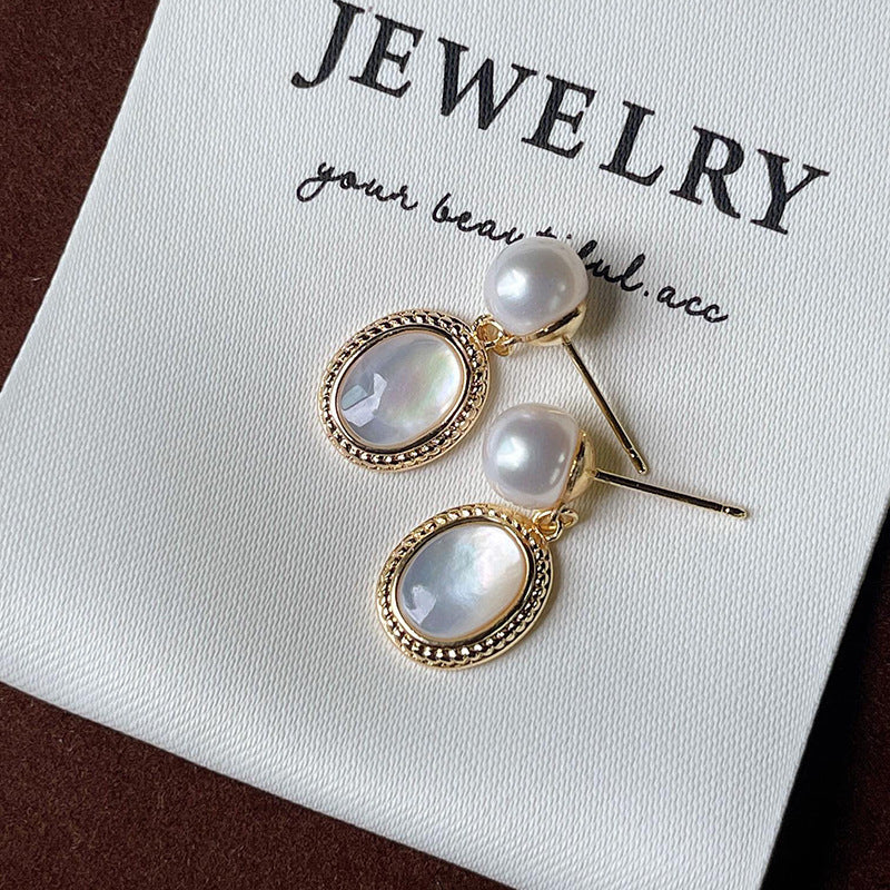 White Crystal and Mother of Pearls Earrings