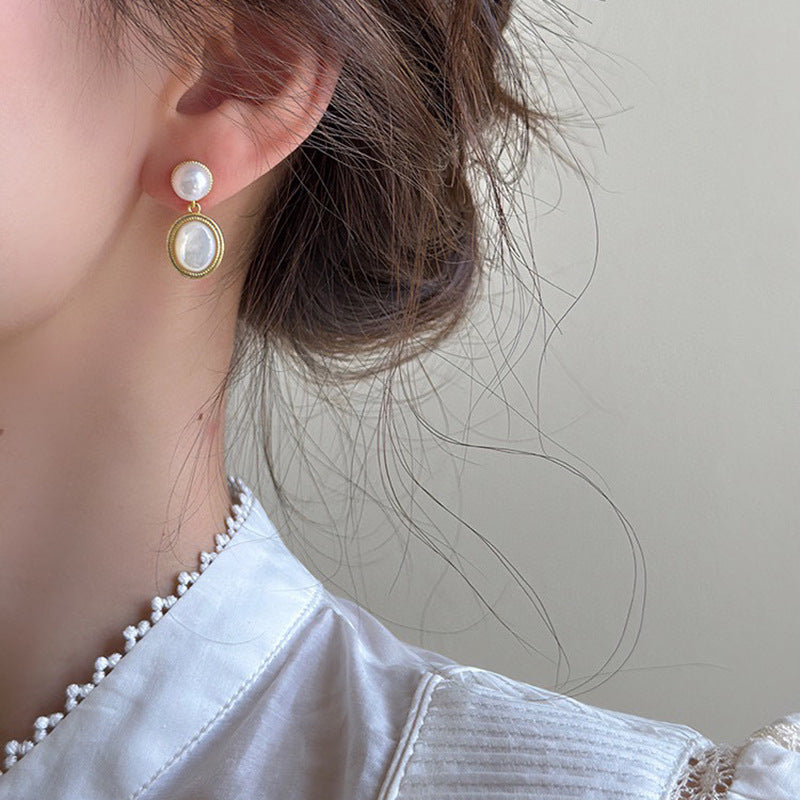 White Crystal and Mother of Pearls Earrings