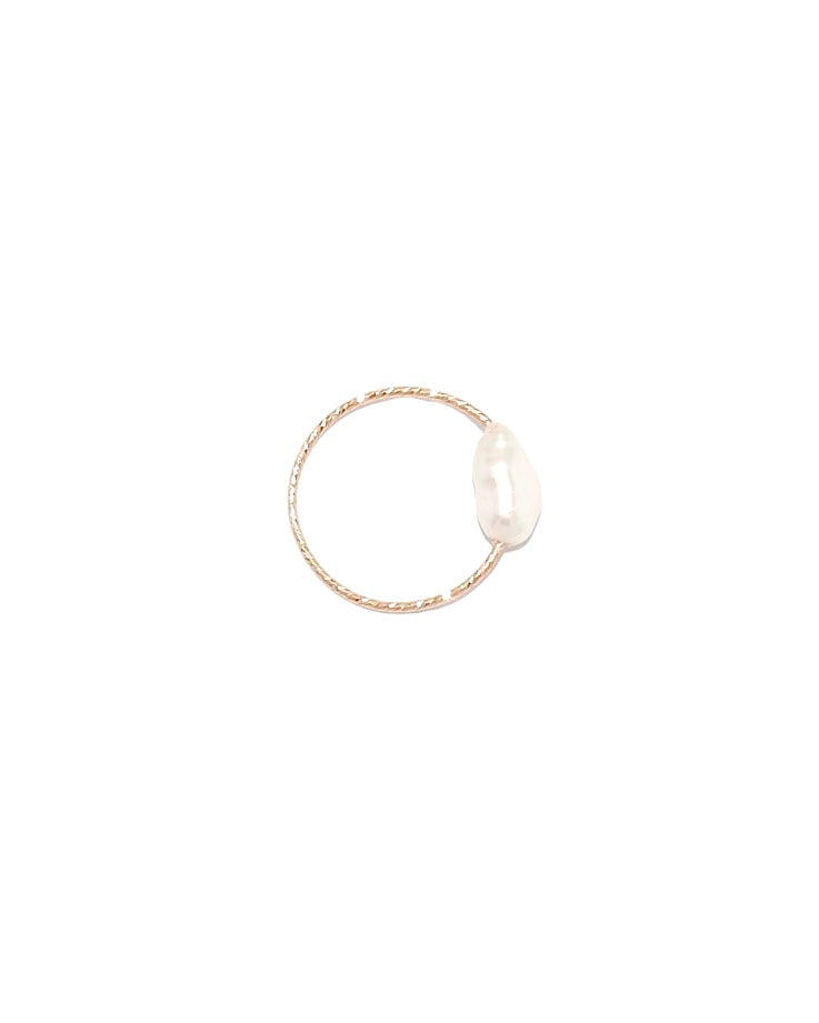 Elegant Pearl Ring for Stylish Occasions