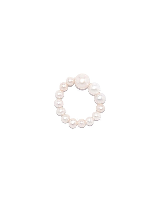 Elegant Pearl Ring in Silver Material