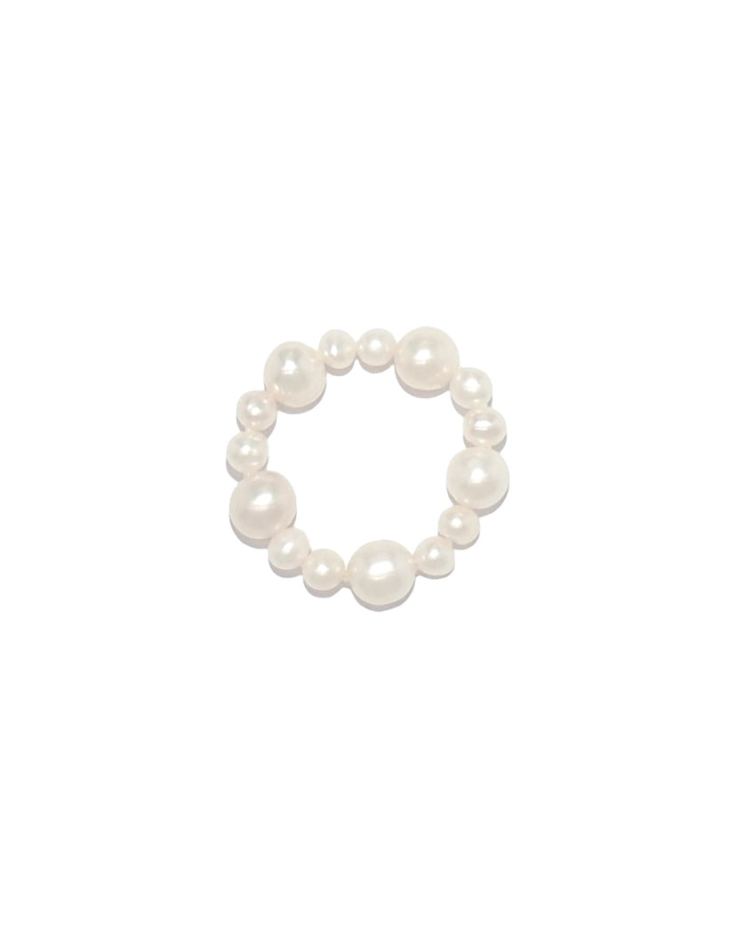 Elegant Pearl Ring in Classic Design 1