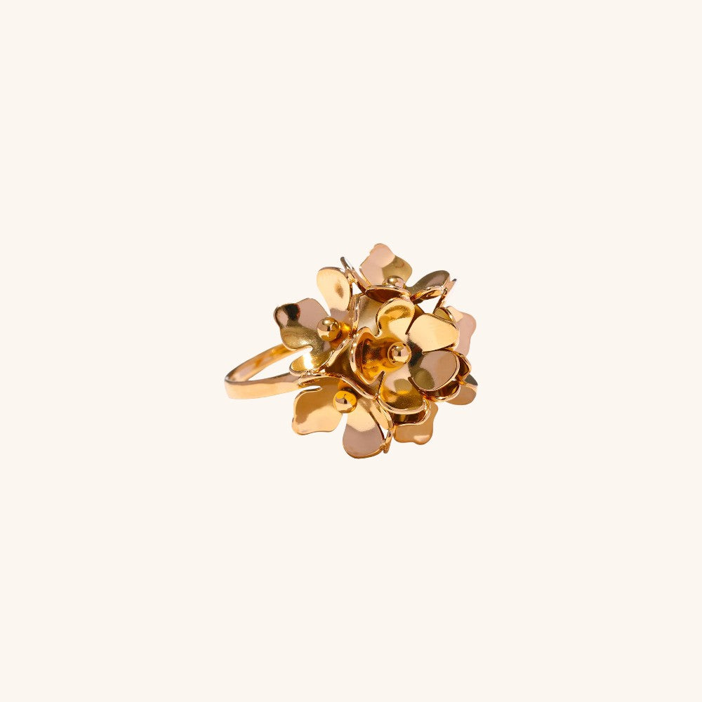 Stylish Three Dimensional Flower Ring