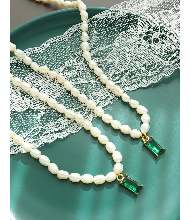 Elegant Vintage Green Crystal and Pearl Necklace