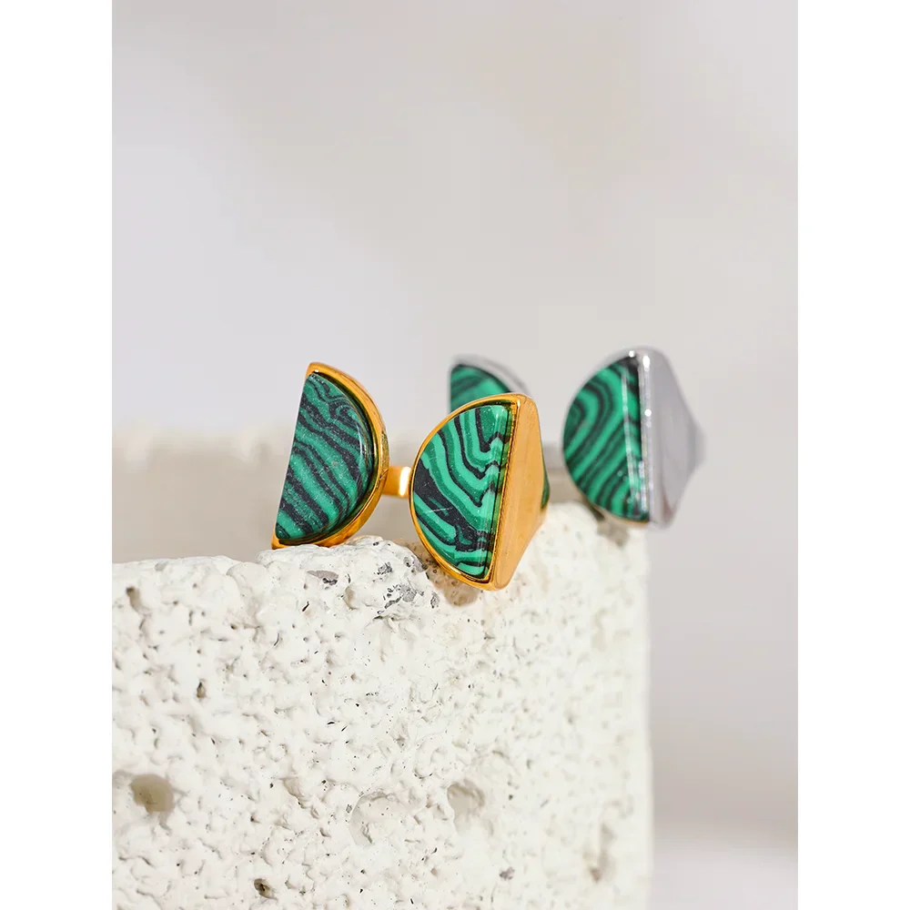 Wide Malachite Stone Ring for Elegant Style