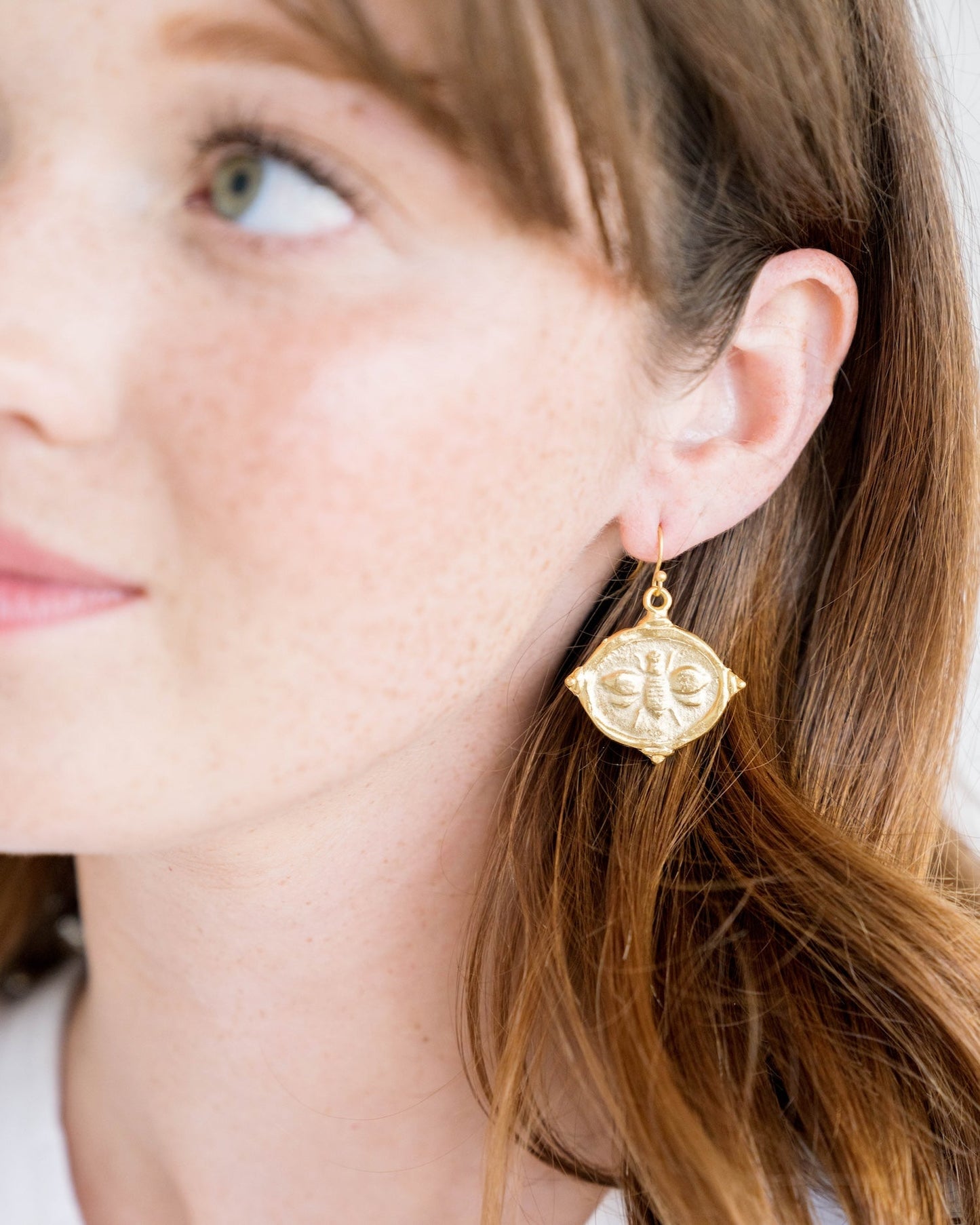 Stylish Intaglio Earrings in Elegant Design