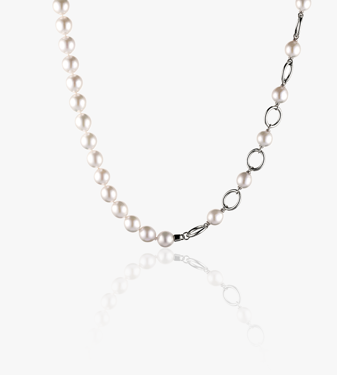 Stylish Silver Necklace with Elegant Design 3