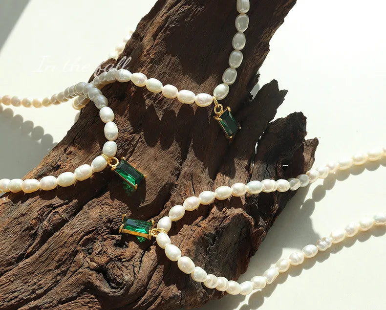 Elegant Vintage Green Crystal and Pearl Necklace