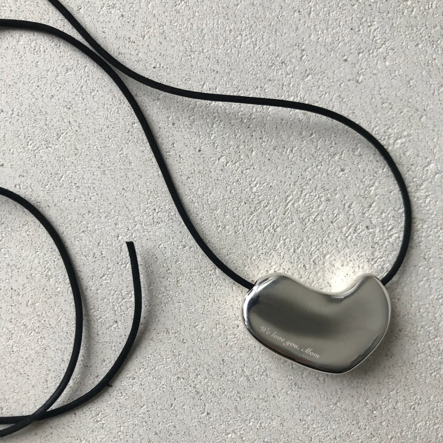 Sculpted Heart Pendant in Elegant Design