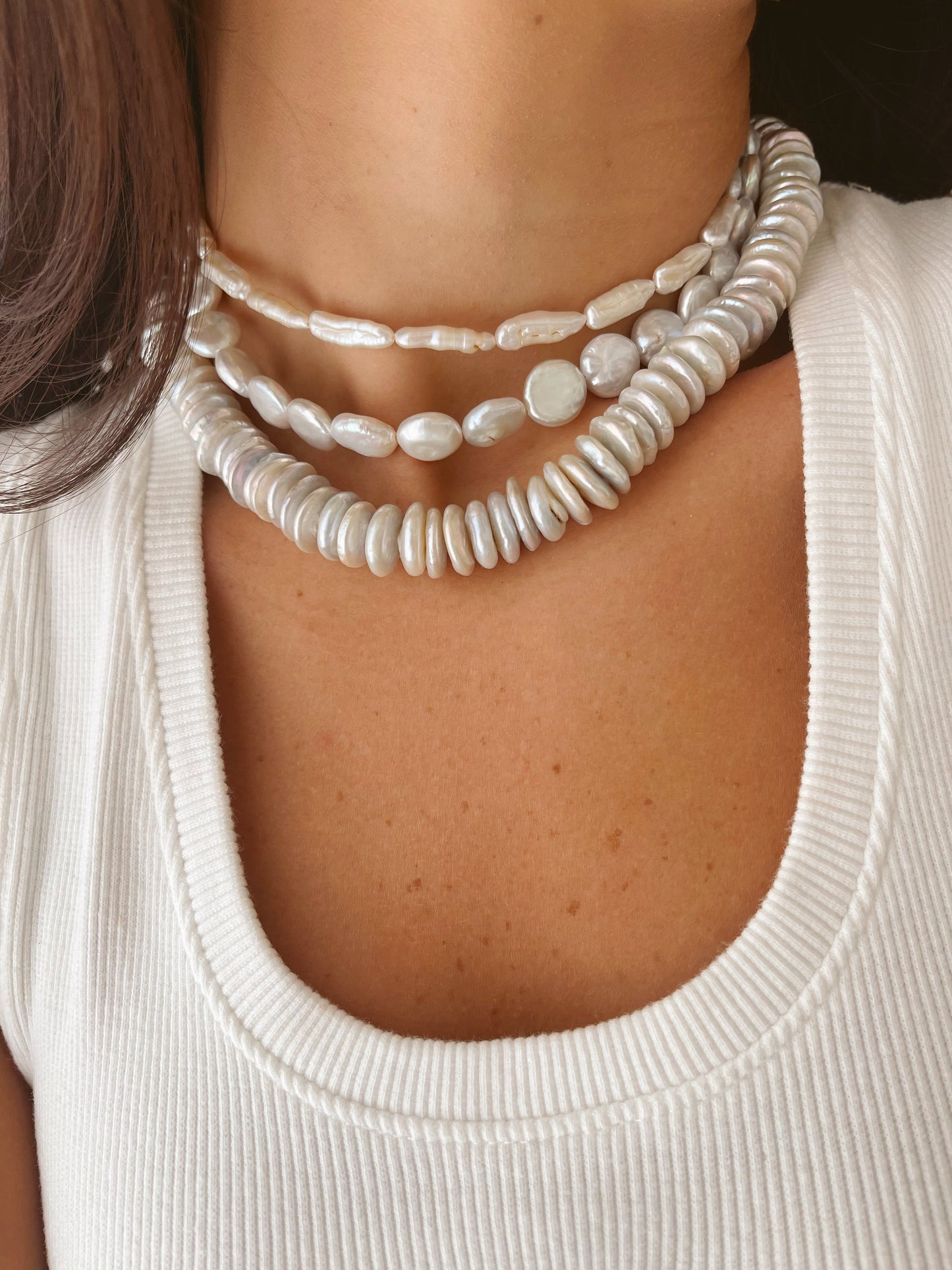 Flat Pearl Necklace in Elegant Design