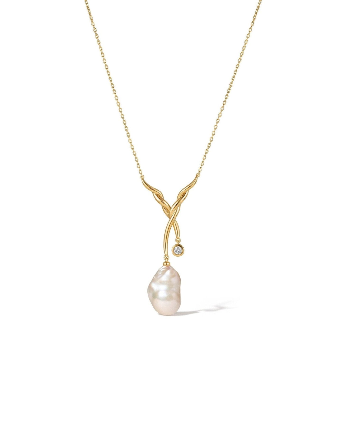 Elegant Pearl Ballet Necklace in Classic Design