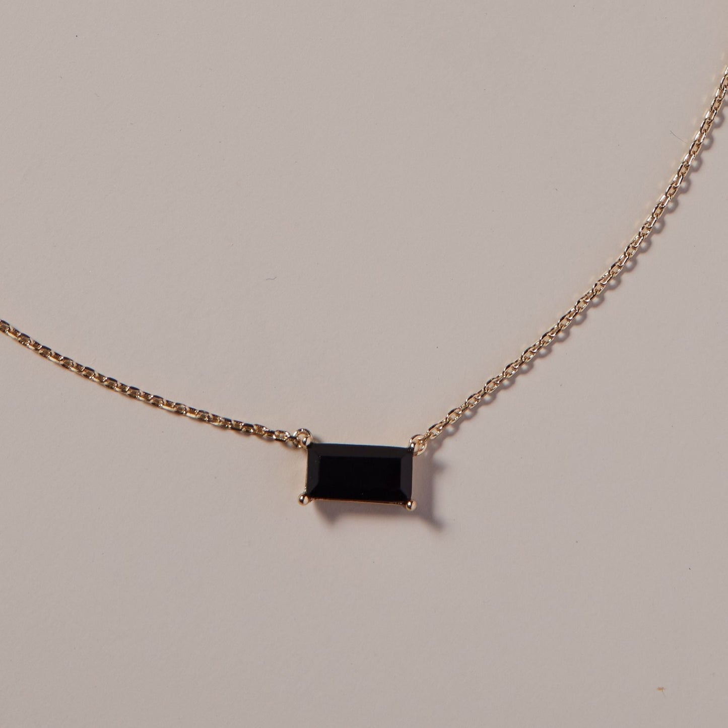 Black Baguette Pendant Necklace in Elegant Design