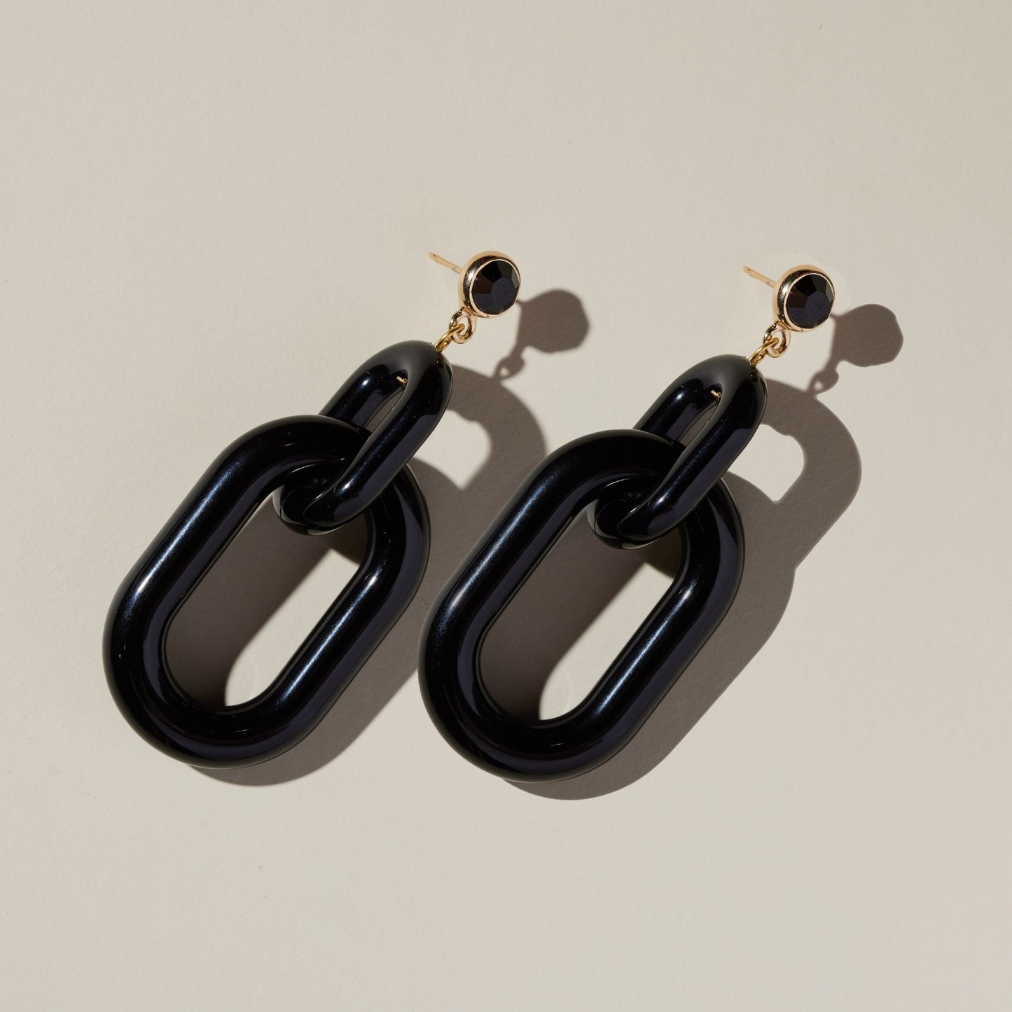 Black Acrylic Chain Earrings for Stylish Look