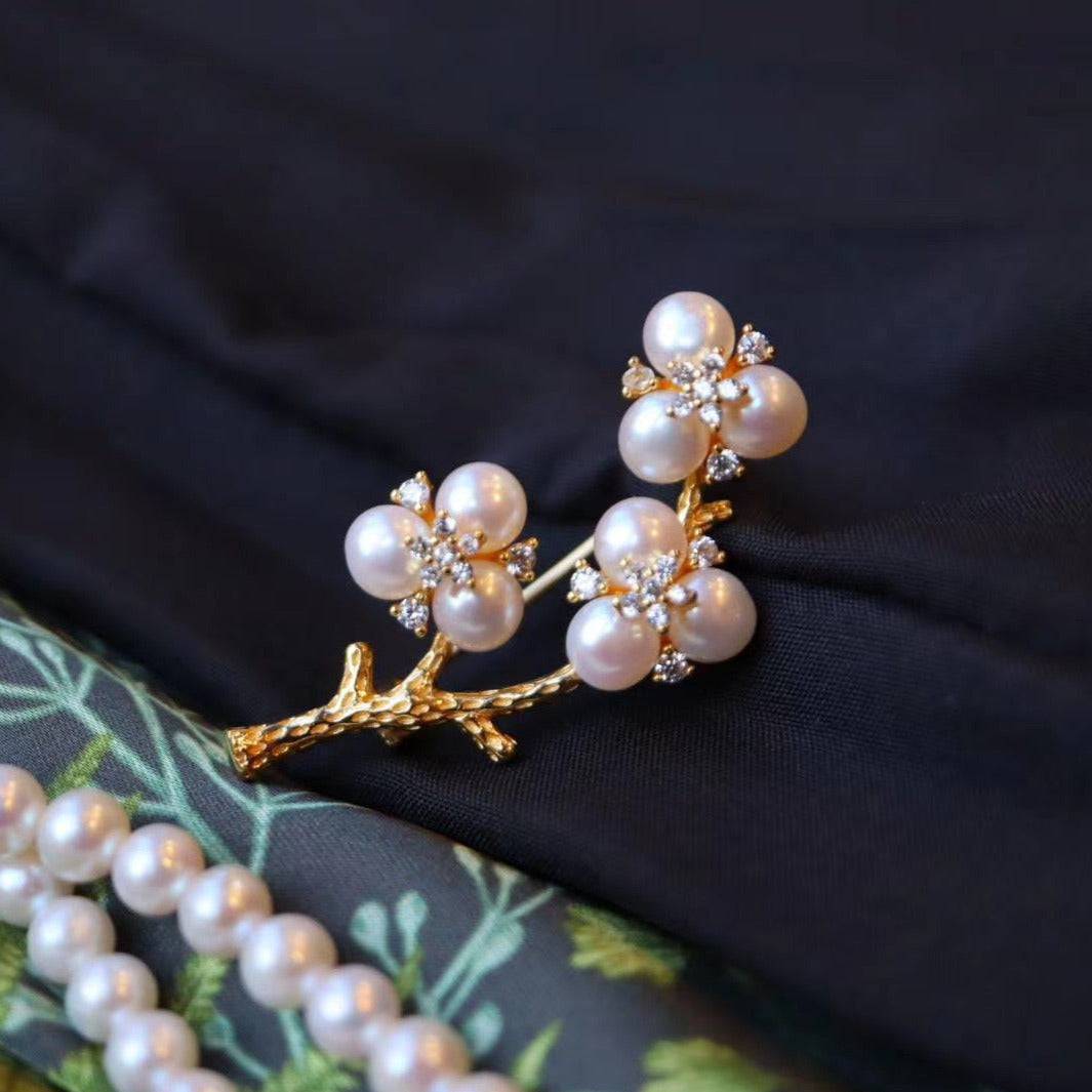 Freshwater Pearl Floral Brooch Accessory