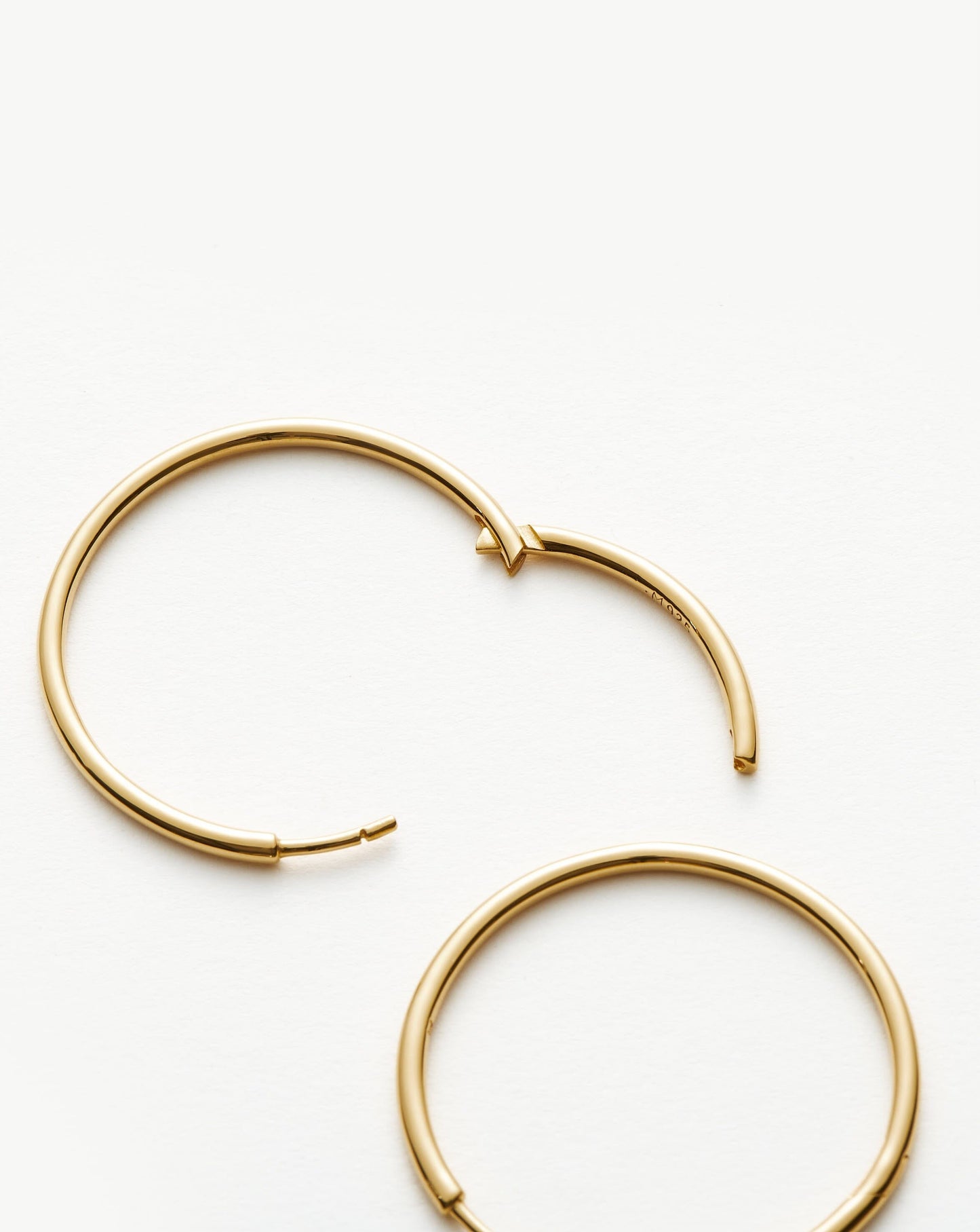 Medium Hoop Earrings in 18k Gold Vermeil 1