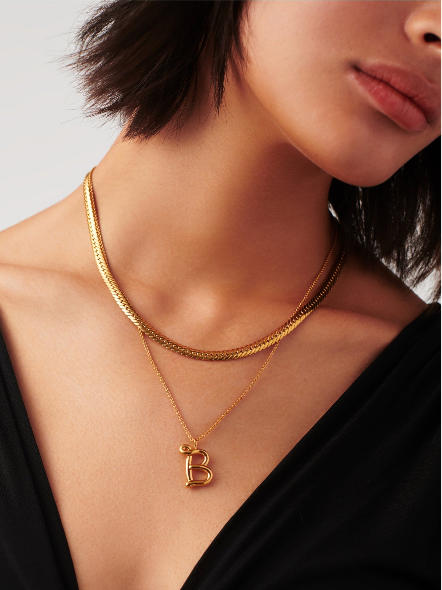 Curly Molten Initial Pendant Necklace in Gold Vermeil 5