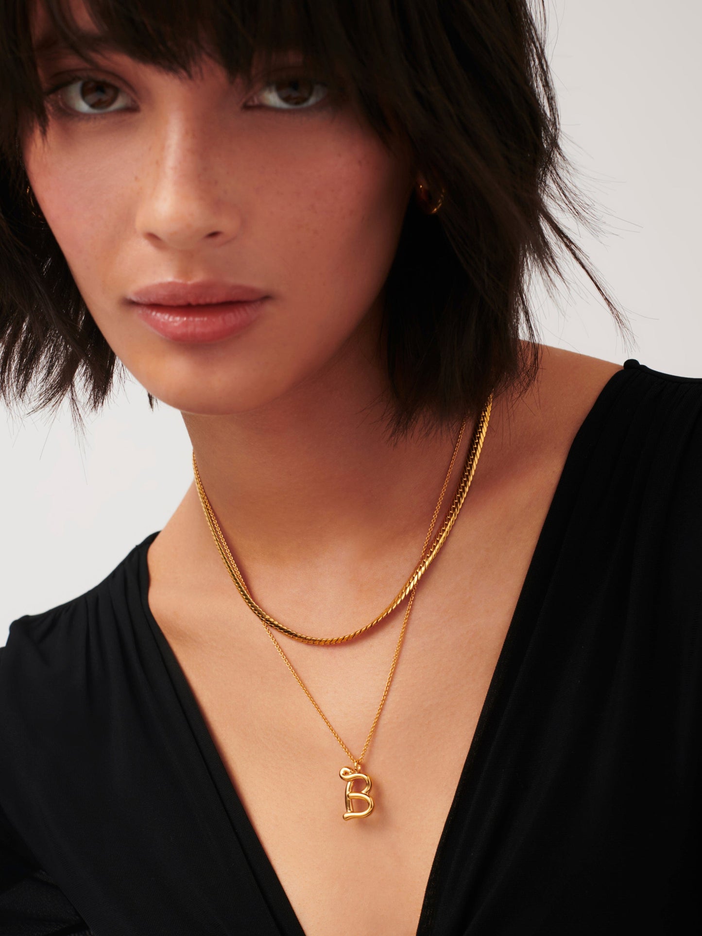 Curly Molten Initial Pendant Necklace in Gold Vermeil 5