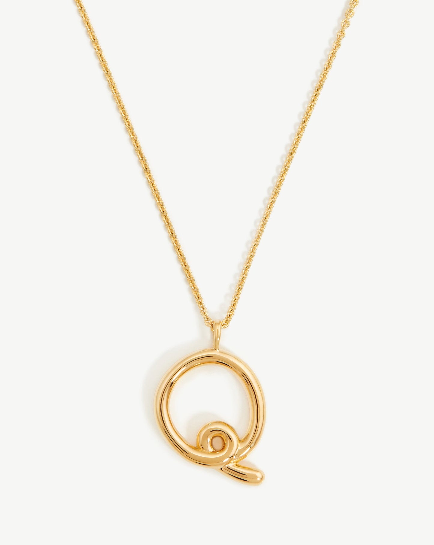 Curly Molten Initial Q Pendant Necklace in Gold