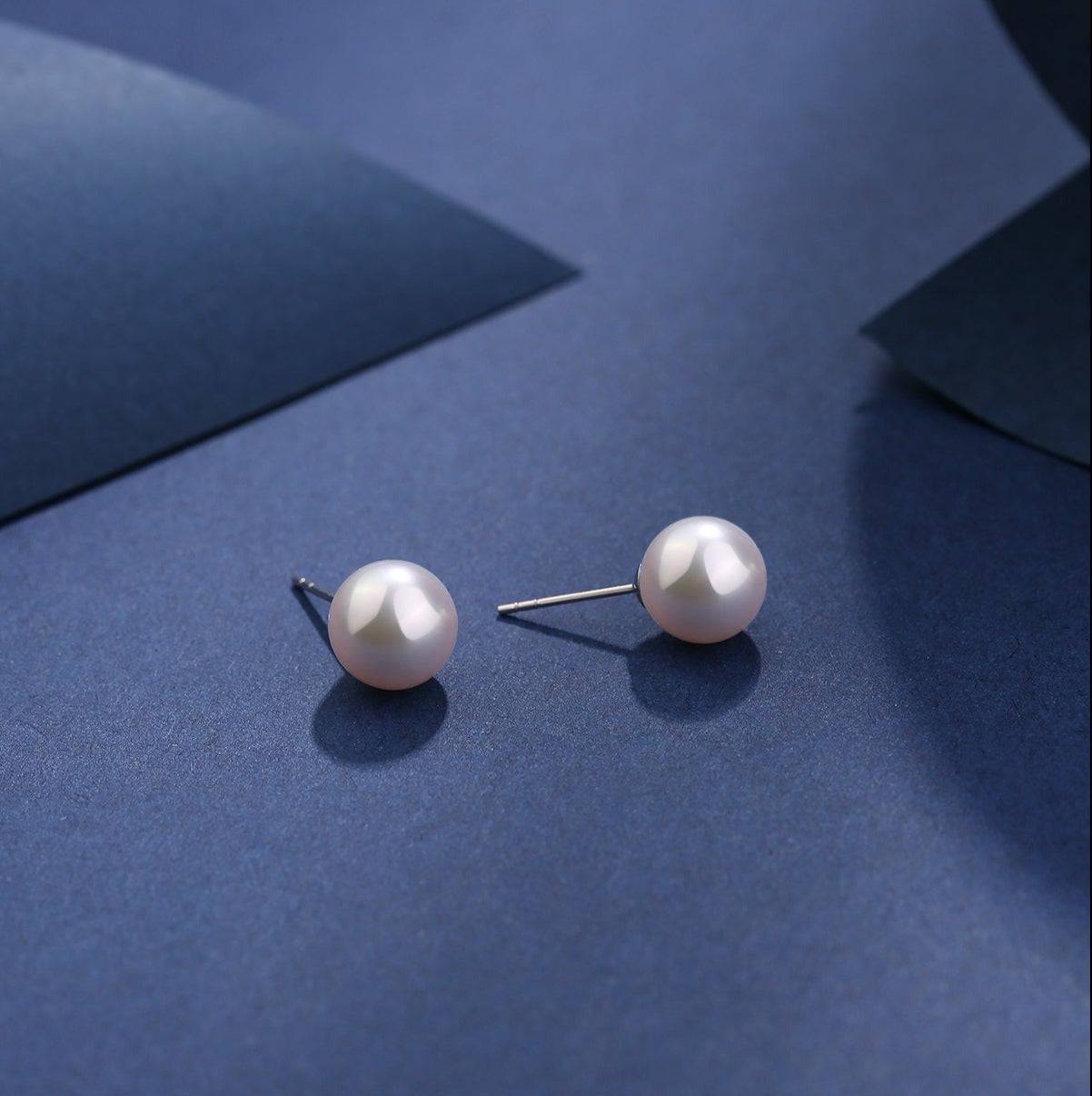 White Akoya Round Pearl Stud Earrings 5.5-8.5mm