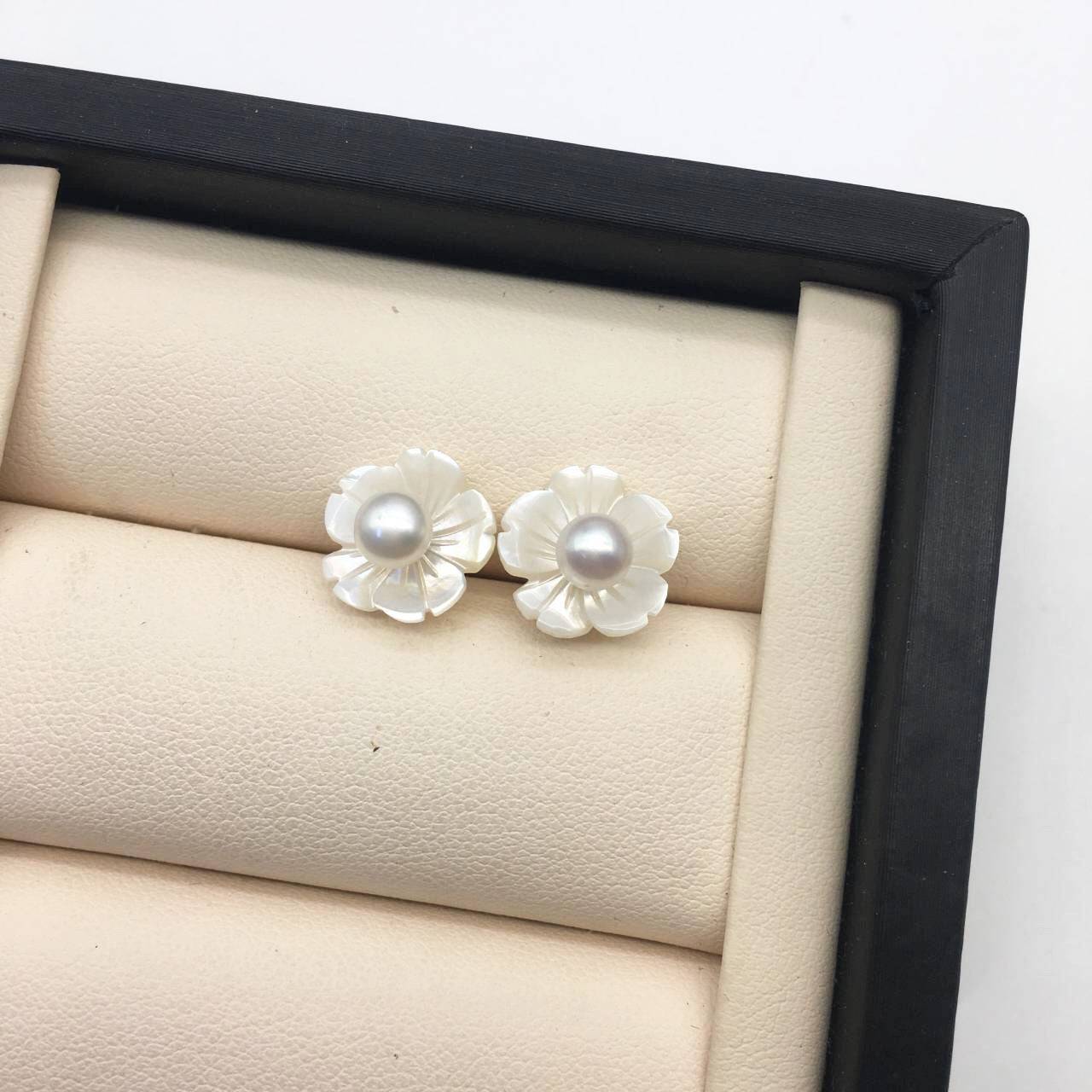 Floral Freshwater Pearl Ear Stud Earrings Set