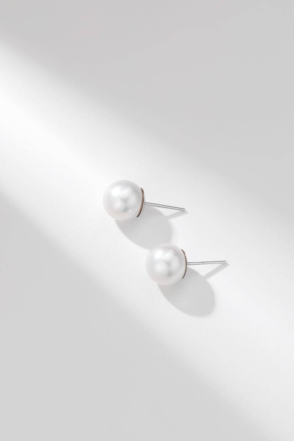 White Freshwater Round Pearl Stud Earrings