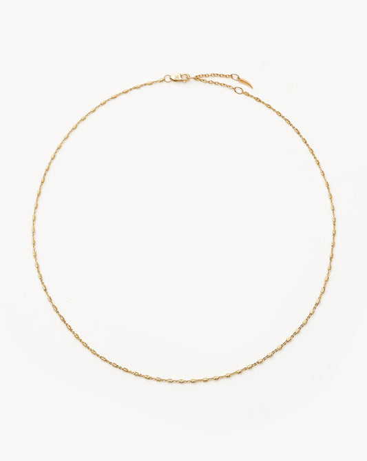 Elegant Chain Choker in Fine Design