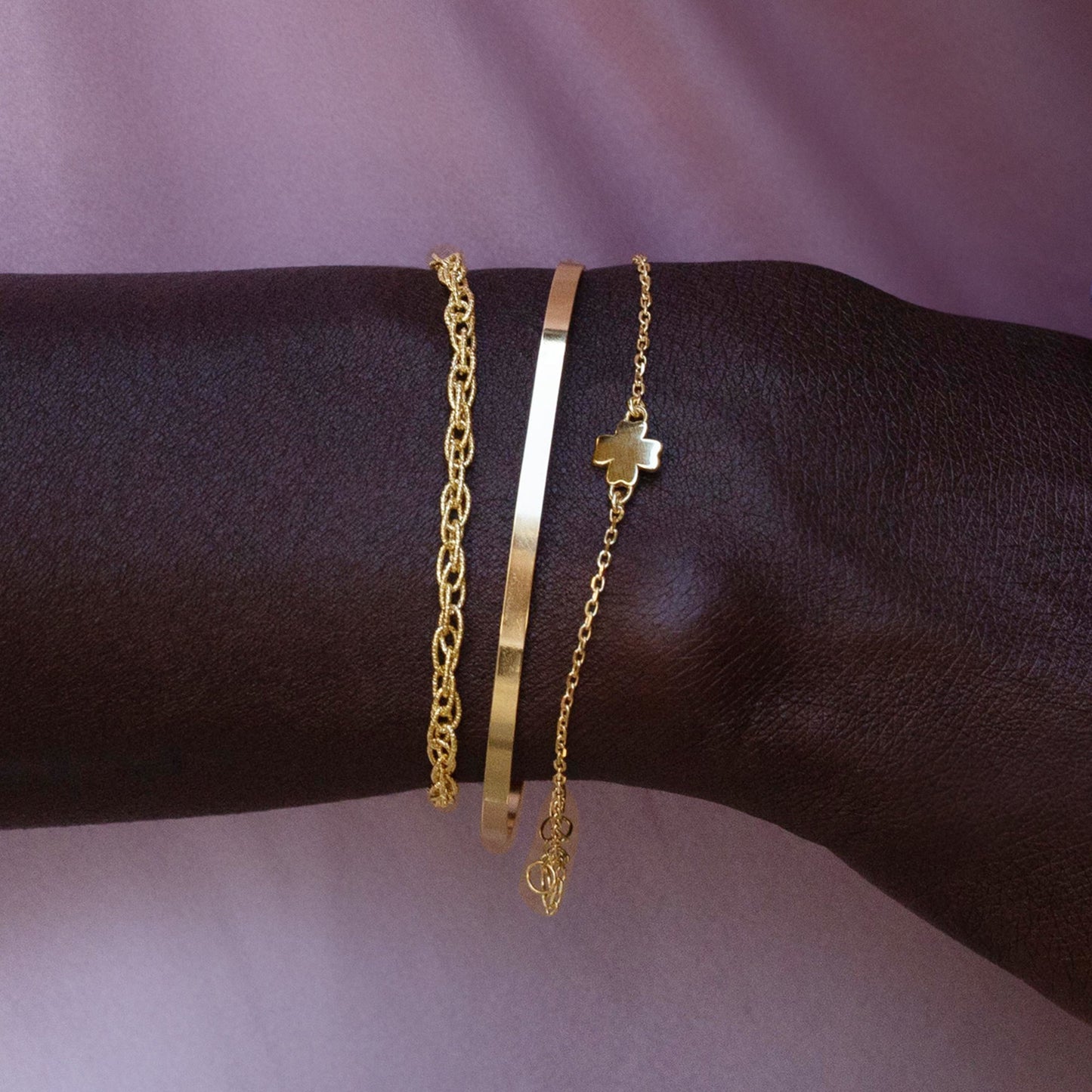 Sleek Flat Cuff Bracelet in Modern Style