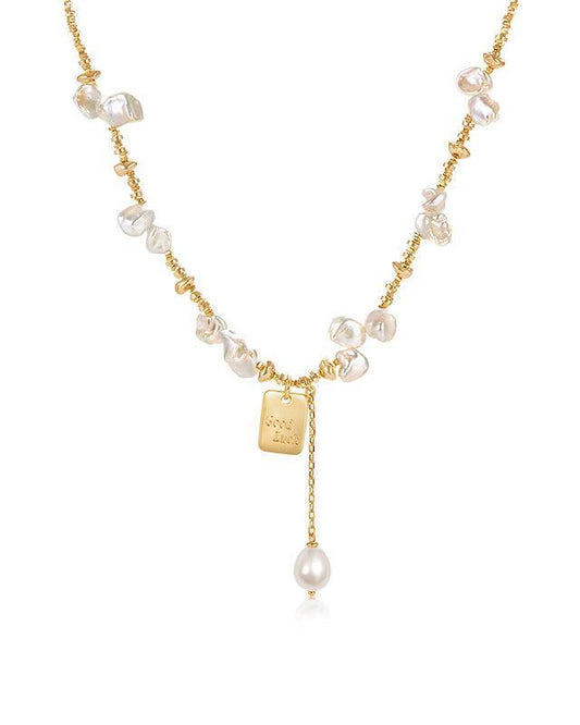 Lucky Pearl Pendant Necklace in Elegant Style