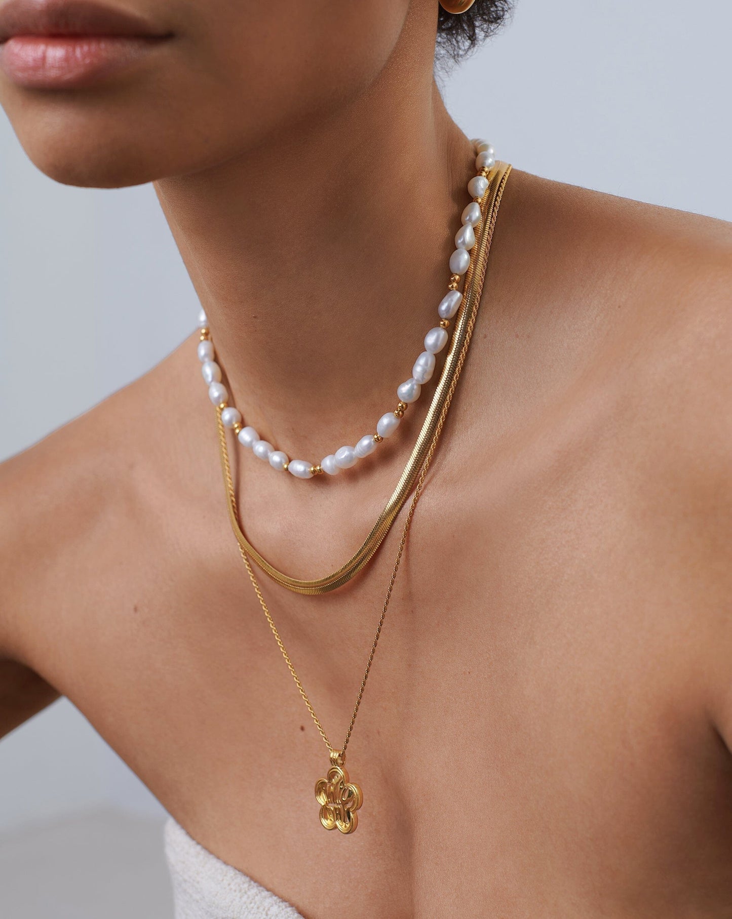 Pearl Choker Necklace for a Stylish Look