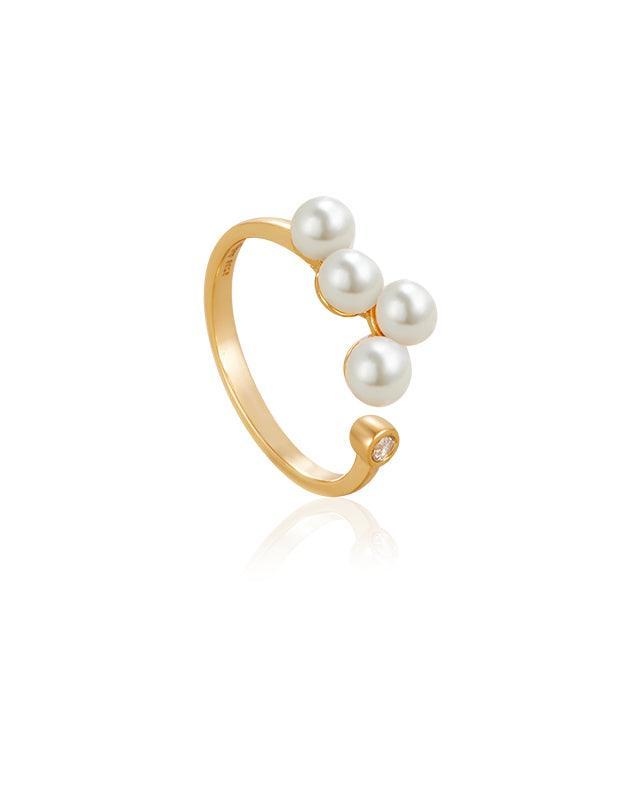 Elegant Pearl Ring with Graceful Design