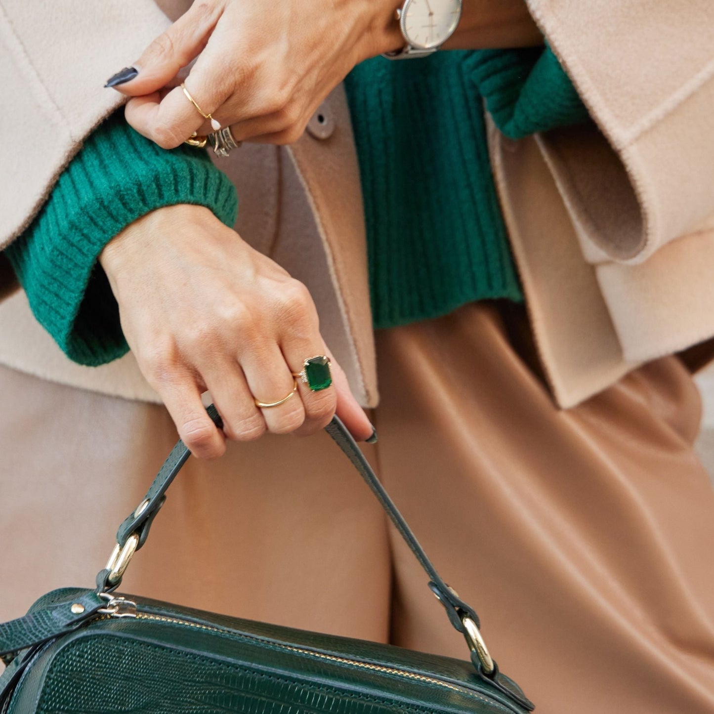 Bold Green Statement Ring for Stylish Looks