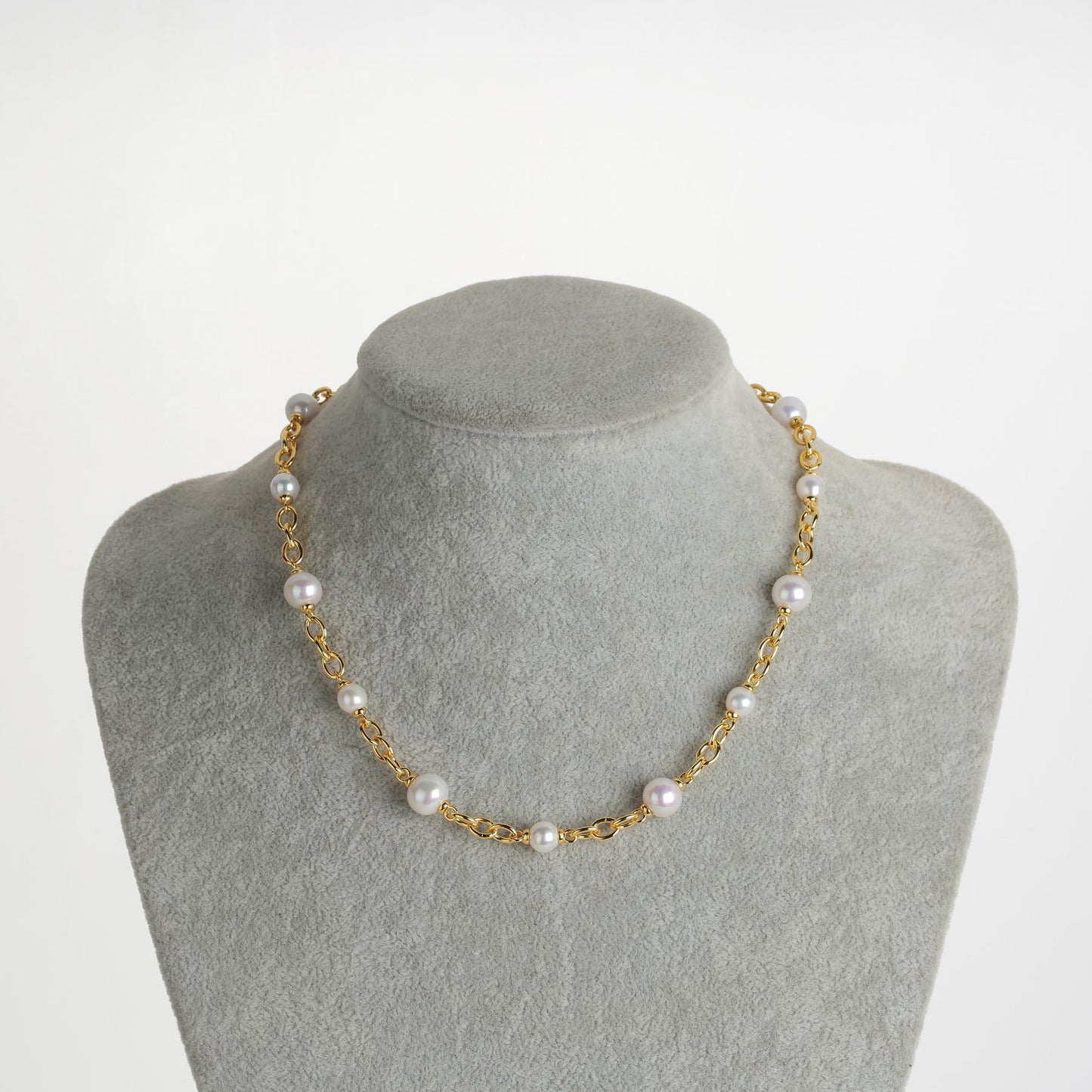 Bold Freshwater Pearl Necklace for Unique Style