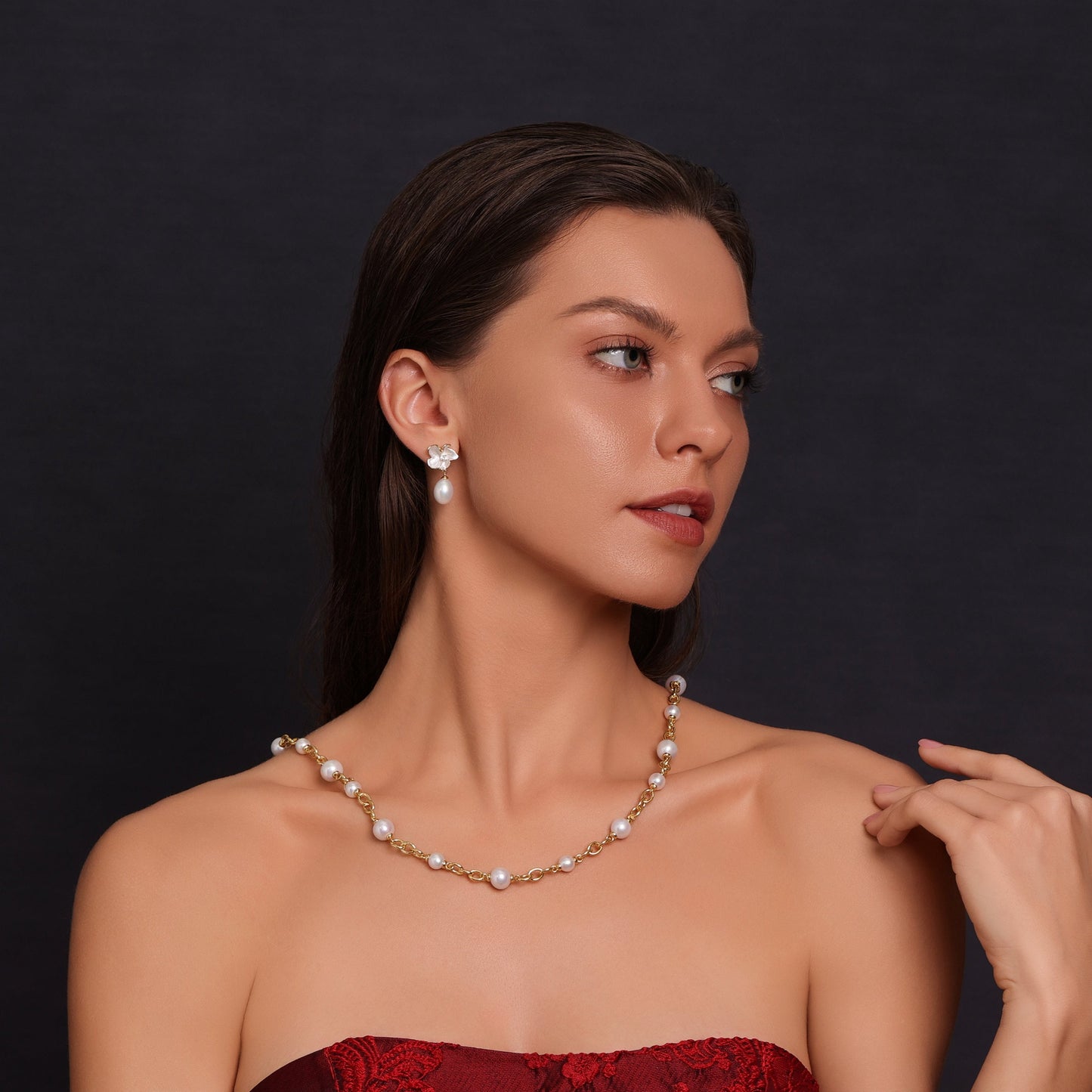 Bold Freshwater Pearl Necklace for Unique Style