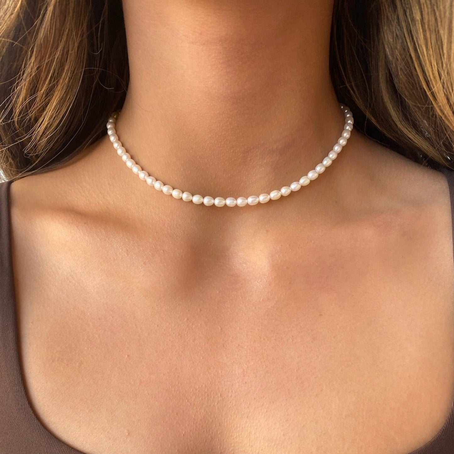 Elegant Pearl Choker Necklace in Classic Design