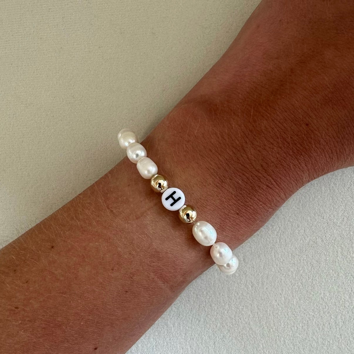 Personalized Pearl Bracelet for Elegant Style