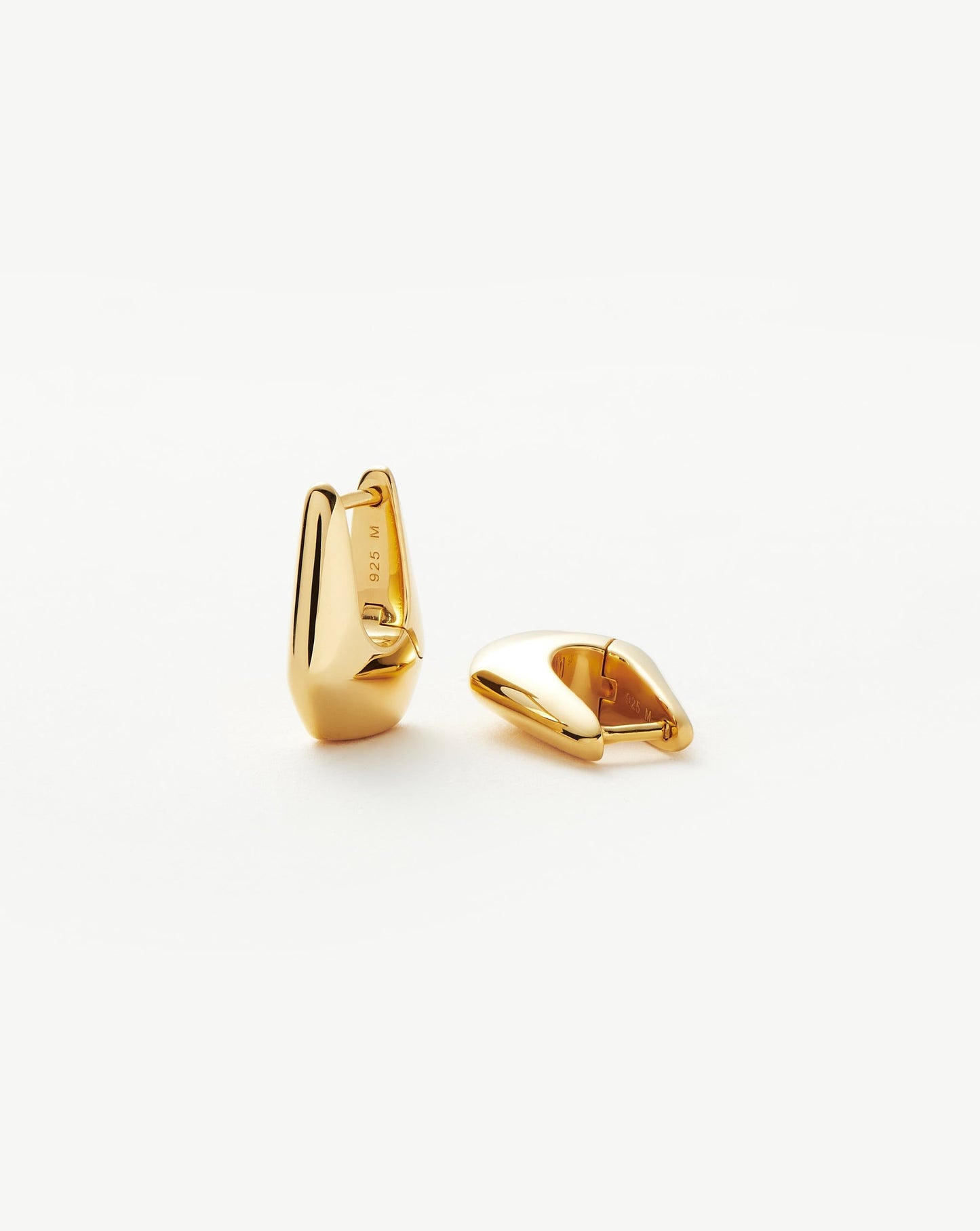 Small Hoop Earrings in 18k Gold Vermeil 1